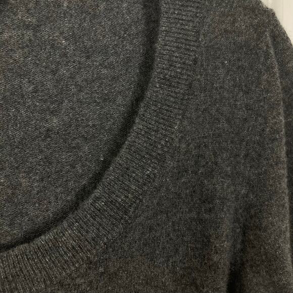 Nwot THEORY Sweater Women L Cashmere Grey Scoop-Neck Long-Sleeve - Picture 4 of 9